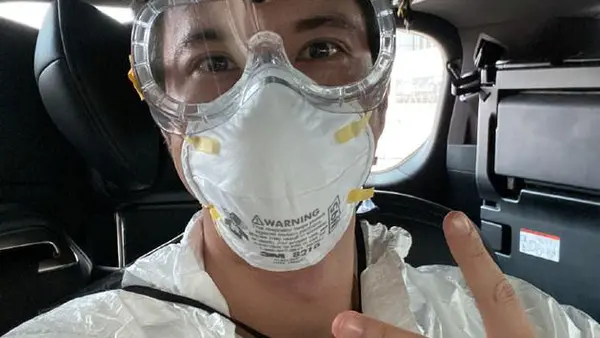Wang Leehom takes selfies in isolation and looks forward to meeting his fans as soon as possible