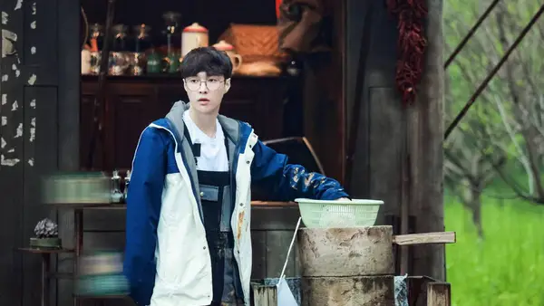 Zhang Yixing's incarnation of "atmosphere responsibility" opens the welcome mode in the mushroom house