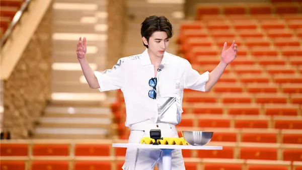 《奔跑吧9》收官夜放“大招” 跑男团对决制作组一触即发