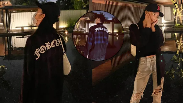 Pan Weibai and his wife show off their love across the air. The couple wear couples 'costumes and take pictures of each other so sweetly