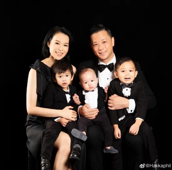 胡杏儿和老公庆结婚六周年:愿我们慢慢走下去