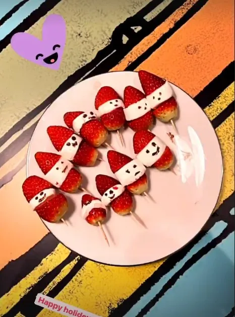 章泽天晒给女儿做美食 11个草莓甜点精致可爱