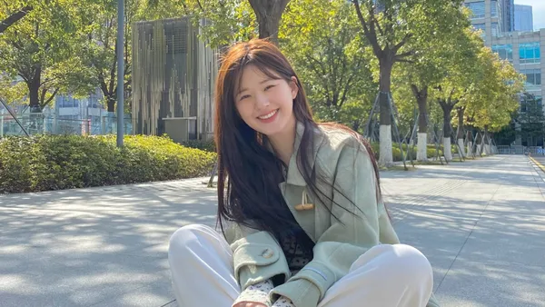 赵露思工作室因辟谣恋情被平台约谈？官方后援会道歉并回应：将进行整改重组