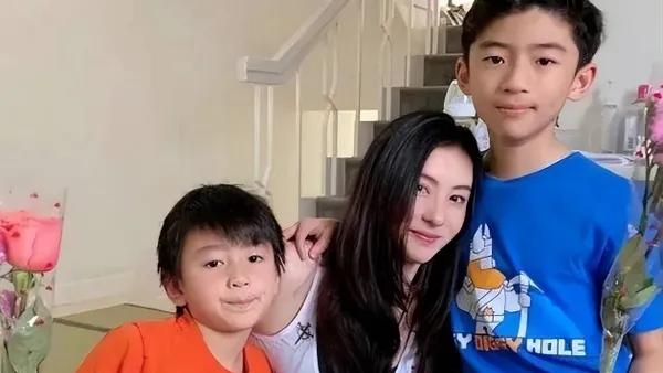 张柏芝教三儿子“洗衣服” 称要从小培养做家务习惯