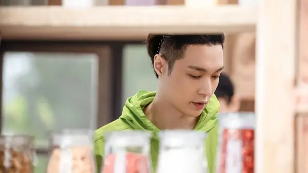 张艺兴《向往的生活6》已开播 掌勺蘑菇屋晚餐后喜提“张哥”称号