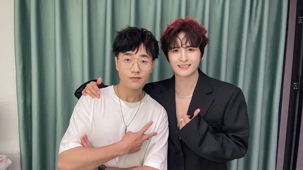 王錚亮が張遠の出演ゲストを務めて写真を撮り、胸筋検査を6枚と変な言い方をした