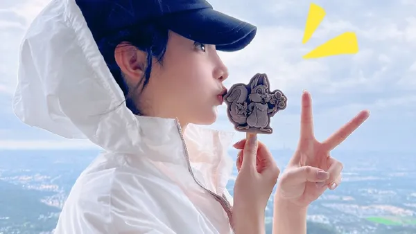 彭小苒晒游玩美照 配文疑似回应早前恋情传闻