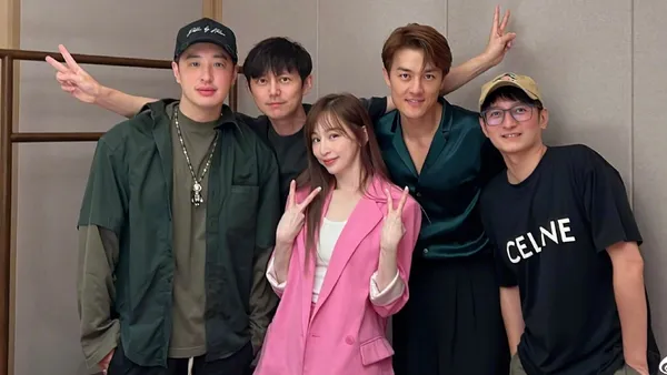 王心凌与潘玮柏吴克群聚餐 巧遇何炅李维嘉开心晒合照