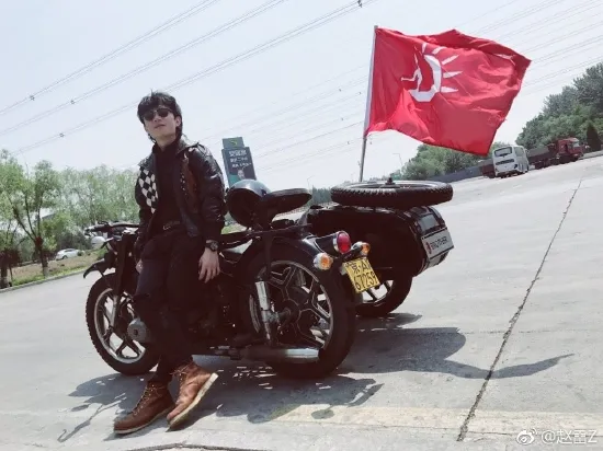 Yue Yunpeng posted a blog to promote Zhao Lei's new album: my idol is too low-key.