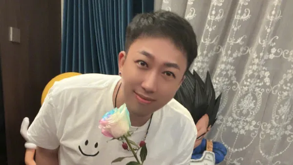 Yu Zheng posted the chat record and then opened the rumor that the White Deer was paid for a long month to play the role.