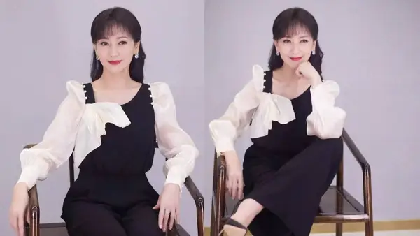 凍齡女神趙雅芝穿黑裙好優雅 儀態端莊毫不顯老