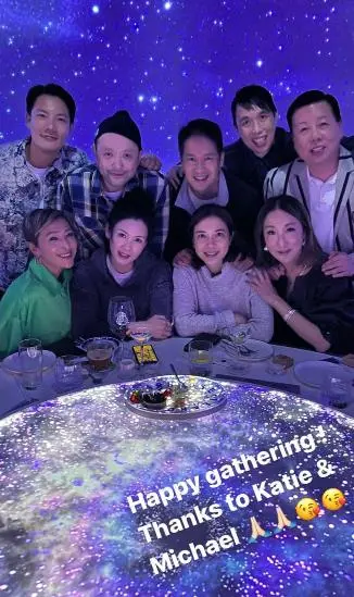 54歲邱淑貞近照曝光 與老公參加好友聚會膚白貌美容顏未改