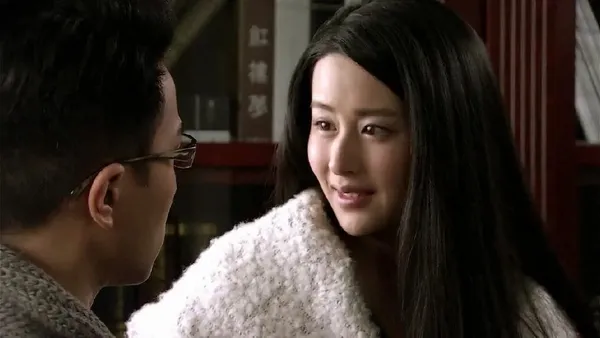 穎兒回應拍《千山暮雪》時發胖 稱有機會很想重演一次