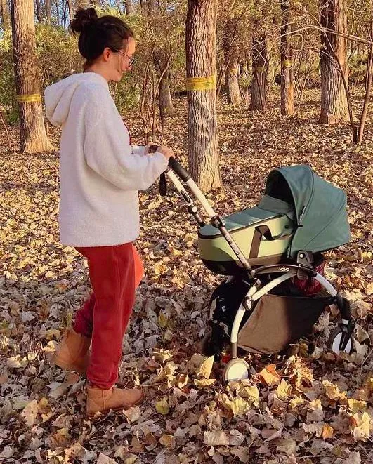 盧靖姍帶孩子感受大自然 甜喊女兒“little junior”好温馨