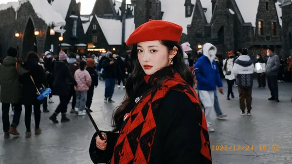 周潔瓊曬隨拍變魔法少女 戴兔年毛絨帽子童趣純真