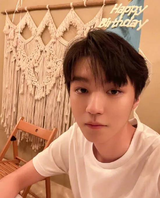 王俊凯发文呼吁引导粉丝:大家不要抱着戾气生活