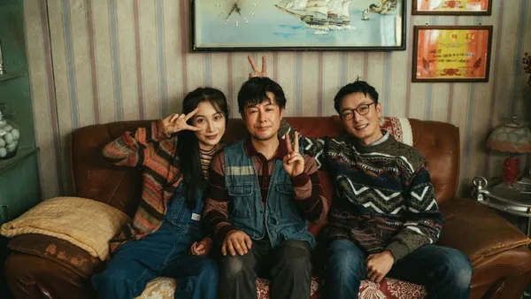 張頌文は長文で“狂暴”に別れを告げて劇中の弟と妹と写真を撮った