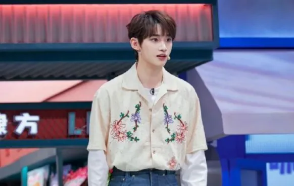 The company responded to Ding Chengxin's love rumors: the so-called chance encounter picture is not me.