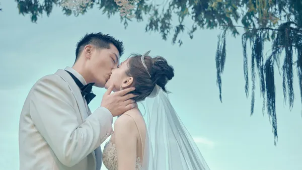 奚梦瑶发文祝福窦骁何超莲 再辟谣与男方曾谈恋爱