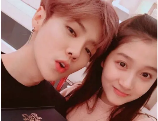 关晓彤连续六年为鹿晗庆生 两人文案相呼应超甜