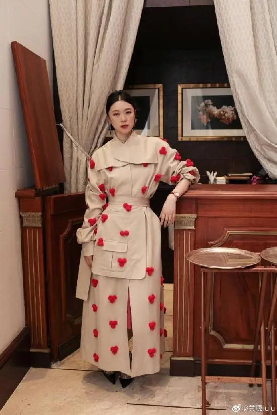 黄璐发文吐槽国泰航空服务 称工作人员态度冷漠