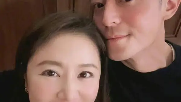 林心如庆祝结婚7周年 深夜与霍建华小酌夫妻恩爱如初