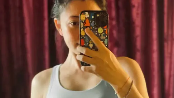 43岁殷桃晒健身照大秀身材 多年自律美丽上镜形象佳