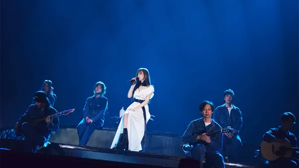 Wang Xinling's World Tour Concert in Chongqing, the opening song of the first song "gambling" is full of emotional tension.