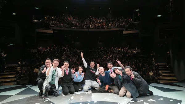 Andy Lau appeared on the stage play "Hello, robbery!" "the final curtain call.