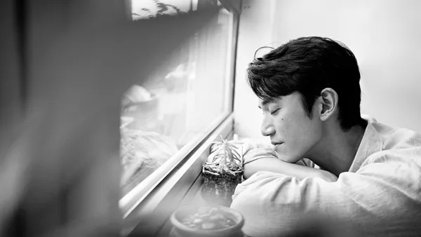 Actor Wu Kangren joins hands with Yixin Entertainment to explore new heights in film and television works