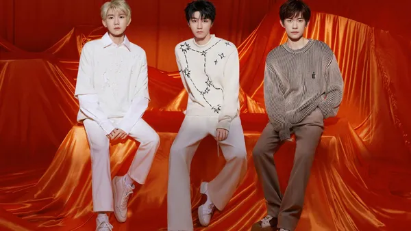 Wang Junkai and Wang Yuan celebrated Yi Shou Qianxi's 24th birthday