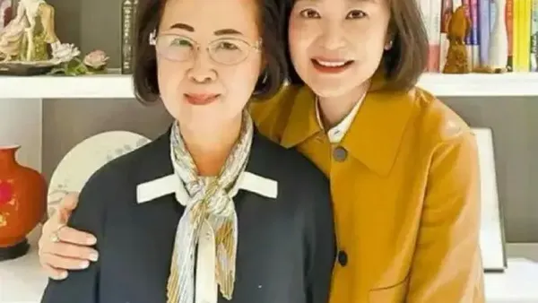 Lin Qingxia sent a message to mourn Qiong Yao: The best thing is to leave a mark of youth