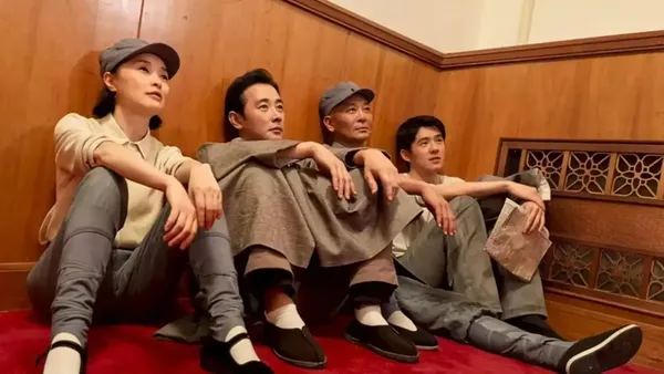 吴越晒出与刘昊然罗晋同框照 众人面带微笑状态好