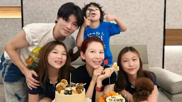 家族全員が蔡少フェンの誕生日を祝う!夫婦で写真が面白くてかわいい