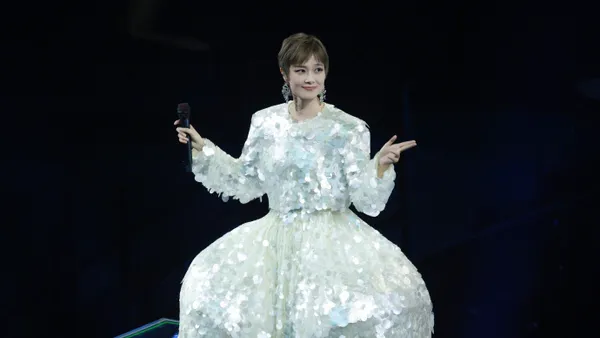 半个娱乐圈自发赴约!李宇春演唱会刷屏:内娱真正的体面,从来不靠流量